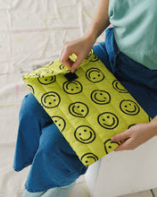 Load image into Gallery viewer, Puffy Laptop Sleeve / Yellow Happy
